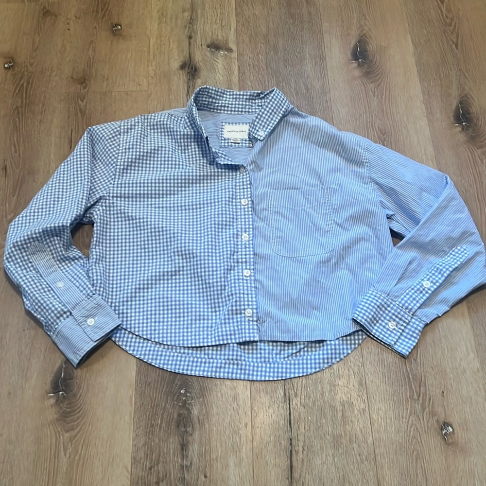 American Eagle Crop Button Up Size Small Blue & White